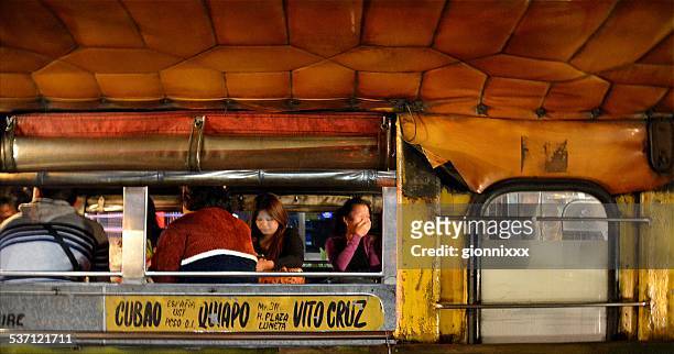 jeepney transport in manila, philippines - jeepney 個照片及圖片檔
