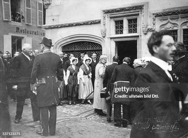 Wilhelm II, , German Eperor 1888-1918 , King of Prussia, the Emperor visiting Strasbourg, to the left Richard Prince zu Dohna-Schlobitten, - 1910,...
