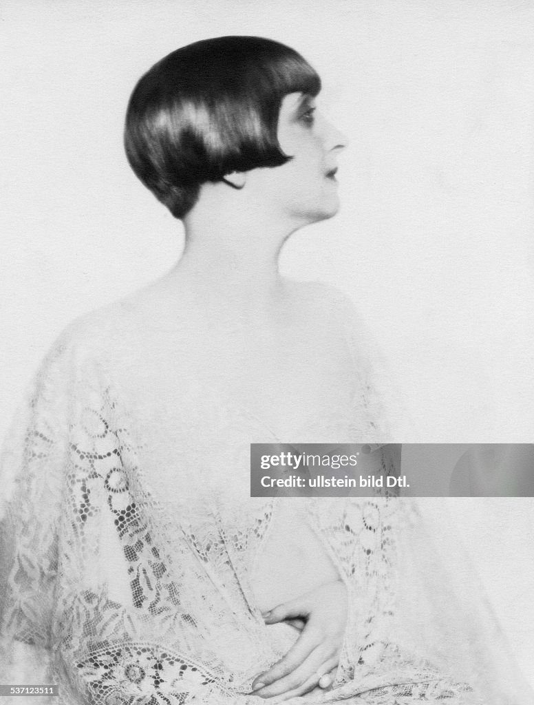 Ley-Piscator, Maria - Dancer, Austria, (*01.08.1898-14.10.1999+) , second wif