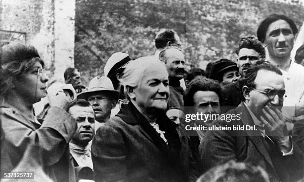 Clara Zetkin, , Politikerin, SPD / KPD; D, während der Parade zu Ehren der, Gewerkschaftsinternationle , in Moskau, - 1921