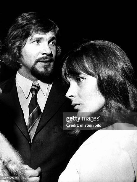 Götz George, -, Schauspieler, D, mit seiner Frau Loni von Friedl, - 1972