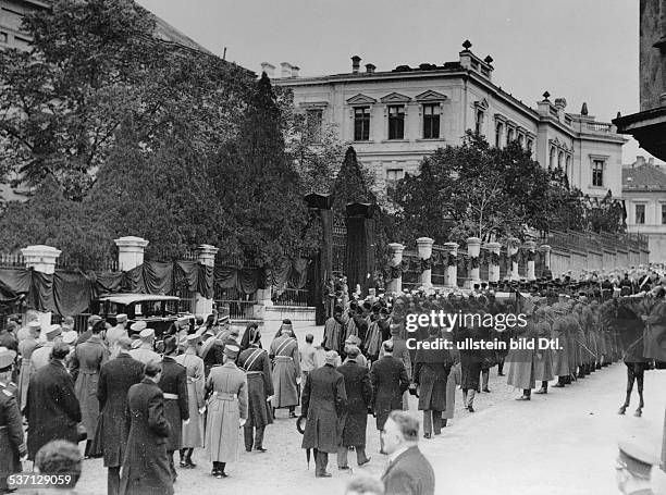 Alexander I. , König des Königreichs der Serben, Kroaten, und Slowenen 1921 - 1929 / von Jugoslawien, 1929 - 1934, Nach den Feierlichkeiten in der,...