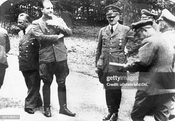 Philippe Petain,Philippe Petain,Rudolf Hess,Rudolf Heß,,Martin Bormann,,Walther Hewel,Adolf Hitler, , Politiker, NSDAP, D, Führerhauptquartier...