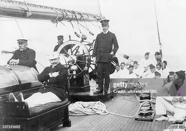 Deutscher Kaiser 1888-1918, König von Preussen, Wilhelm II. Und sein Gast Fürst Albert von Monaco an Bord der 'Meteor' während der Kieler Woche, -...