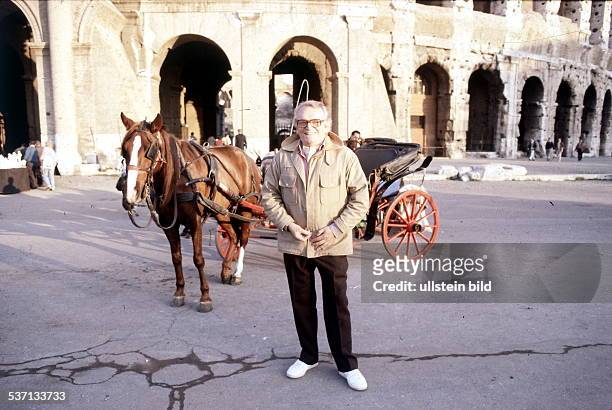 Journalist D, am Colosseum in Rom, - 1985