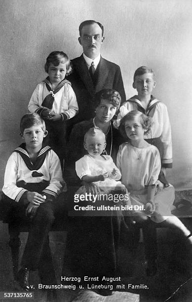 Hannover, Ernst August III of, Duke of Brunswick - Germany, , - Portrait with his wife duchess Viktoria, Luise of Brunswick, and their sons, Ernst...