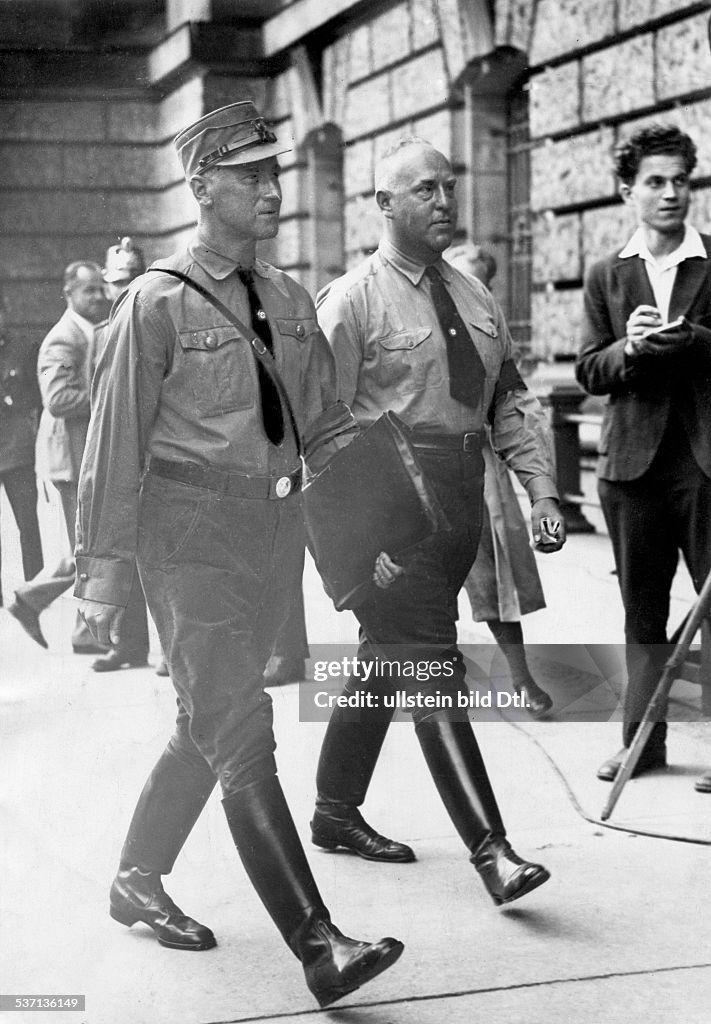 Strasser, Gregor - Politiker, mit Dr. Wilhelm Frick (l.)