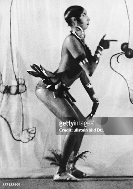 Josephine Baker, , Dancer and singer, USA / France, performing in a revue at the Theater des Westens in Berlin