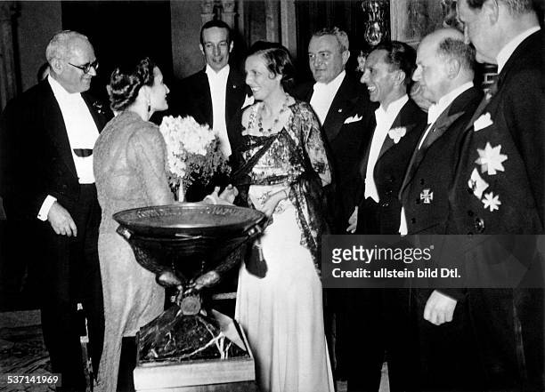 Leni Riefenstahl Leni Riefenstahl Photographer, film director, actress, dancer, Germany Leni Riefenstahl being congratulated by Countess Edda Ciano...