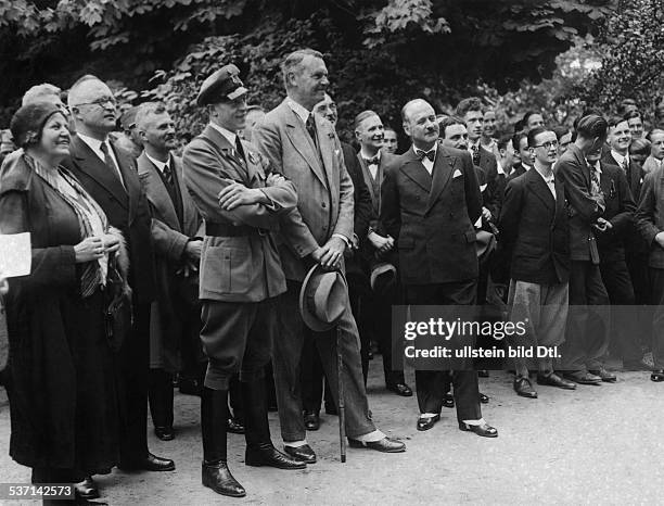 Francois-Poncet, Andre , Diplomat, F, - bei einem Besuch des Schülerheims, Hohenlychen am Zenssee , anlässlich des Aufenthaltes von 50, französischen...