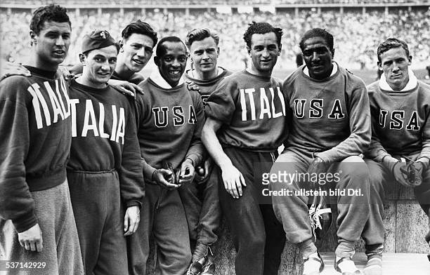 Jesse Owens , , US-American track and field athlete, won 4 gold medals at the Summer Olympics in Berlin in 1936, Summer Olympics in Berlin in August...