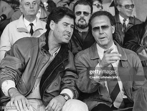Beckenbauer, Franz *-, Fussballspieler , Trainer, D, Mitglied der Nationalmannschaft 1965-1977, Weltmeister 1974/ Europameister 1972, - mit dem...