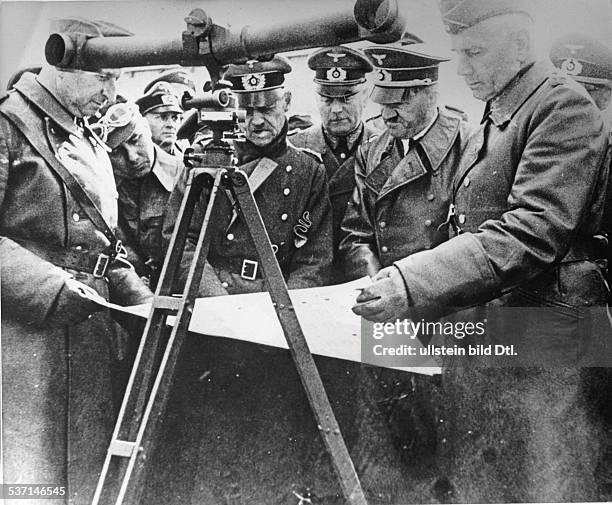 Wilhelm Keitel, ,Martin Bormann,Adolf Hitler, ,Erich von Manstein,Erich von Manstein , Politiker, NSDAP, D, - beim Oberkommando der Heersgruppe Süd,...