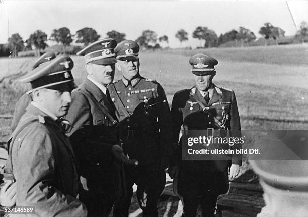 Karl Bodenschatz,Karl Bodenschatz,Wilhelm Keitel, Adolf Hitler, , Politiker, NSDAP, D, - im sog. Korridor, vermutlich in der Tucheler Heide zwischen...