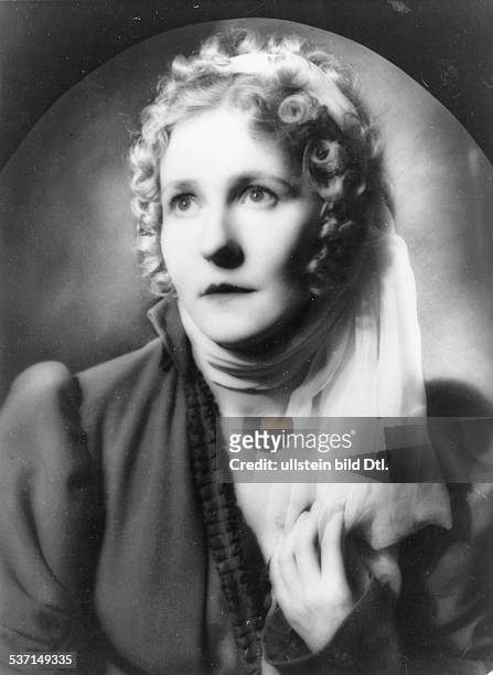 Schauspielerin, D, 2. Frau von Hermann Göring, Portrait als Königin Luise in 'Prinz, von Preussen'., 1934