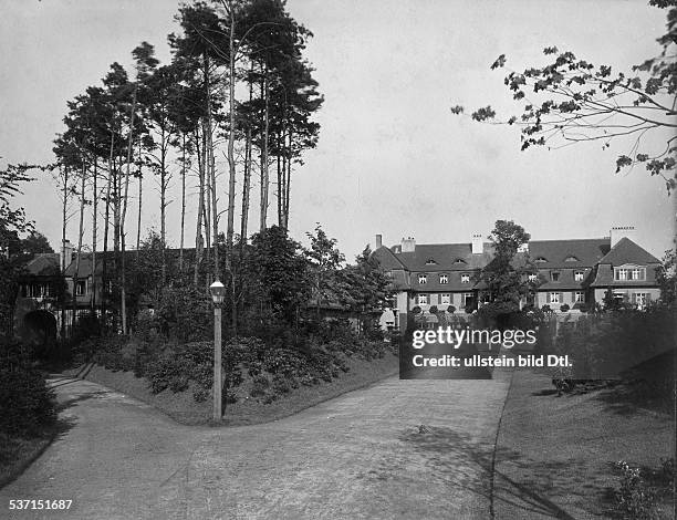 Grossindustrieller, Heinenhof - Potsdam, Landsitz CarlFriedrich von Siemens, Blick auf den Gebäudekomplex, - 1912, Foto: R. Siegert