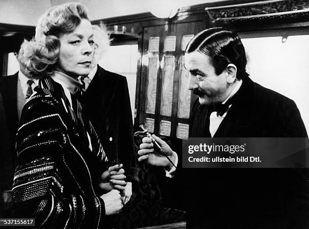Lauren Bacall, Actress, USA with Albert Finney at the film Murder on the Orient Express