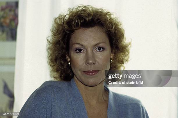 Dohm, Gaby *-, Schauspielerin, D, - Portrait, - 1992