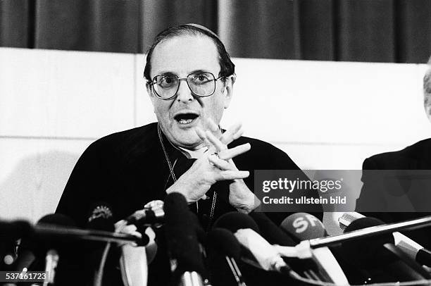 Meisner, Joachim Kardinal , Erzbischof von Koeln, D, - bei der Pressekonferenz anlaesslich seiner Berufung als Nachfolger von Kardinal Hoeffner