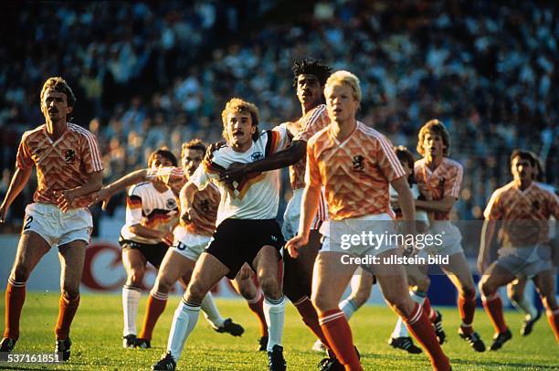 European Football Championship 1988, final_tournament in Germany, semi-final in Hamburg: Fed. Rep. Of Germany vs. The Netherlands 1:2; duel between...