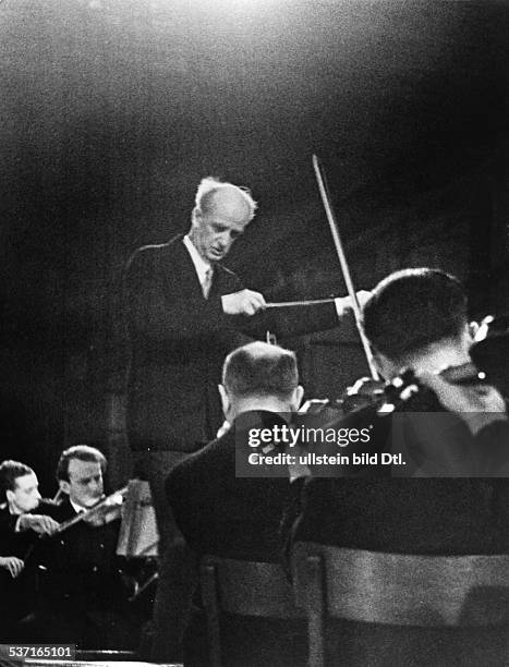 Furtwaengler, Wilhelm , Dirigent, Komponist, D, - mit den Berliner Philharmonikern beim Werkpausenkonzert vor Berliner Arbeitern, - 1942