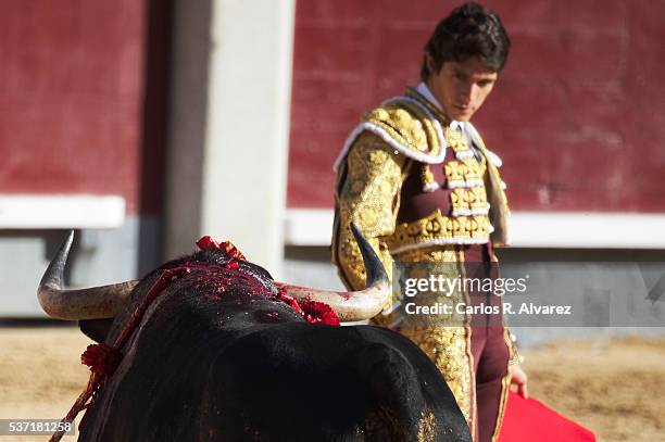 Bullfigther Sebastian Castella performs during the San Isidro bullfight fair at Las Ventas bullring on June 1, 2016 in Madrid, Spain.