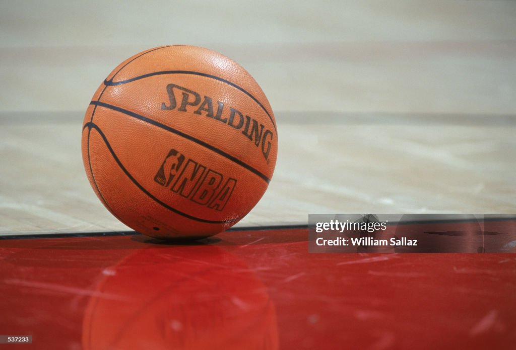 Detail of the ball on the floor