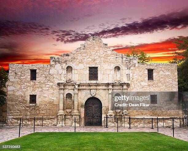 the alamo, san antonio, tx - alamo san antonio stock pictures, royalty-free photos & images