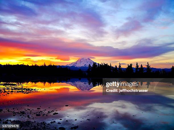 613 Sunrise Mount Rainier Stock Photos High Res Pictures And Images 613-sunrise-mount-rainier-stock-photos-high-res-pictures-and-images