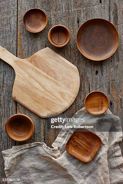 pizza peel - ciotola vuota foto e immagini stock