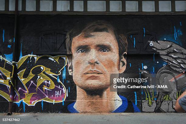 Graffiti mural of Inter Milan legend Giacinto Facchetti close to the stadium ahead of the final at Stadio Giuseppe Meazza on May 26, 2016 in Milan,...