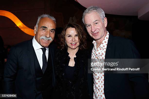 Mansour Bahrami, Patty Smyth and John McEnroe attend the Trophy of the Legends Perrier Party at Pavillon Vendome on June 1, 2016 in Paris, France.