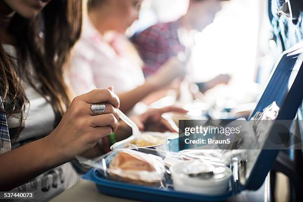 essen im flugzeug. - airline food stock-fotos und bilder