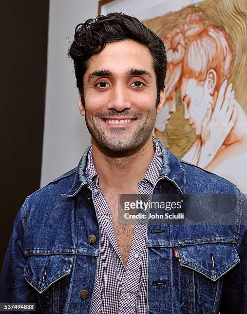 Actor Dominic Rains attends The Art of Elysium and The Macallan's Men In The Arts: The Work of Brandon Boyd on June 1, 2016 in Los Angeles,...