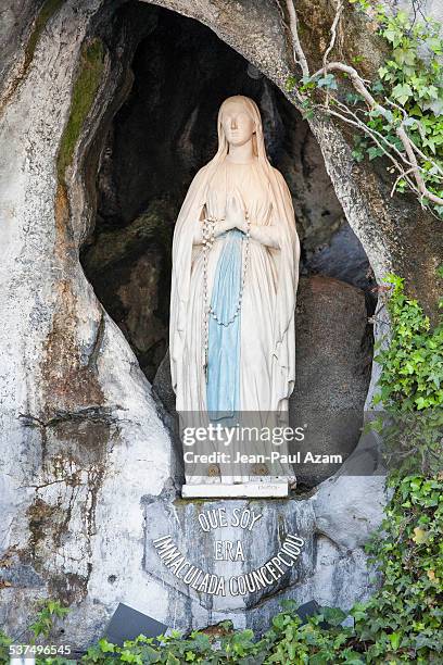 france, lourdes, hautes pyrenees, virgin - lourdes stock-fotos und bilder