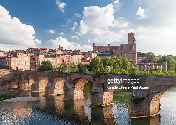 france, tarn, albi, the old bridge over the tarn r - albi imagens e fotografias de stock