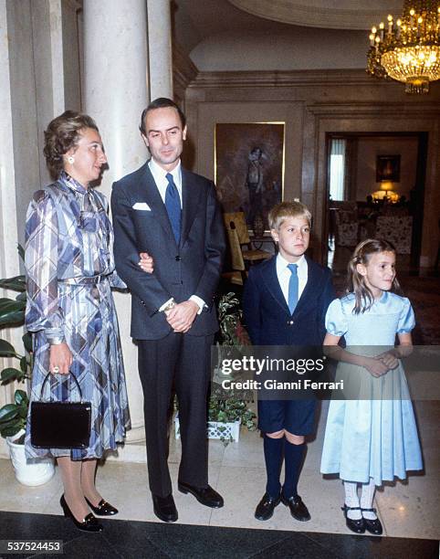 The Princess Margarita of Borbon , her husband Carlos Zurita and their children Alfonso and Maria before their visit to Pope Paul II Rome, Italy. .