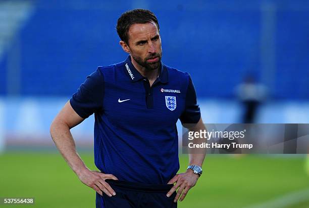 Gareth Southate, Coach of England during the Final of the Toulon Tournament between England and France at Parc Des Sports on May 29, 2016 in Avignon,...