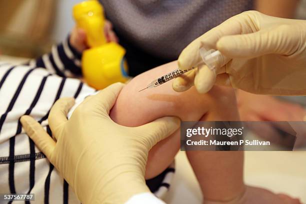 vaccinations - baby vaccination stock pictures, royalty-free photos & images