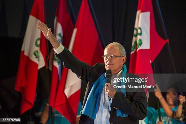 Presidential candidate for PPK Pedro Pablo Kuczynski gives a speech during the campaign closing rally on Jun 01, 2016 in Lima, Peru.