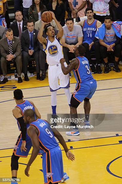 Shaun Livingston of the Golden State Warriors shoots the ball against the Oklahoma City Thunder in Game Five of the Western Conference Finals during...