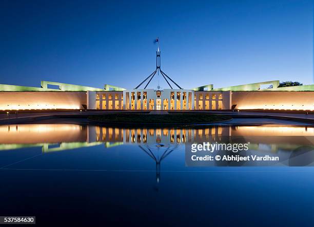 parliament of australia - canberra fotografías e imágenes de stock
