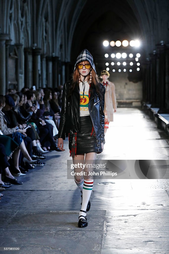 Gucci Cruise 2017 - Runway