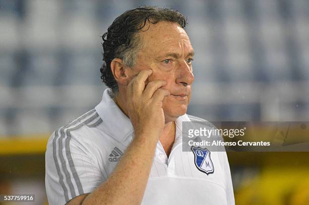 Ruben Israel coach of Millonarios looks on during a first leg match between Junior and Millonarios as part of quarter finals of Liga Aguila I 2016 at...