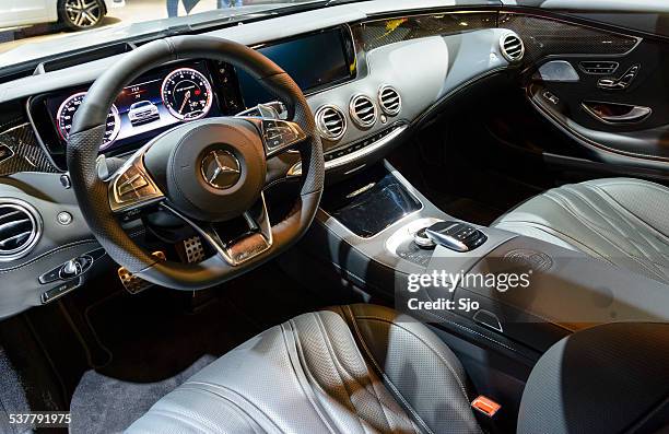 mercedes-benz s-class s65 amg coupe interior - voertuiginterieur stockfoto's en -beelden