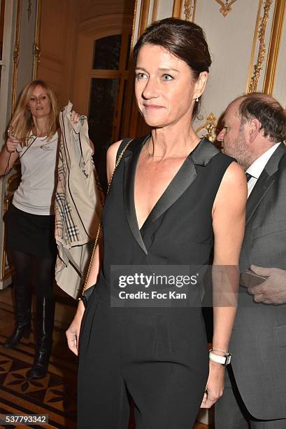 Presenter Carole Gaessler attends "Autistes Sans Frontieres" : Gala Dinner Arrivals at Hotel Marcel Dassault on June 2, 2016 in Paris, France.