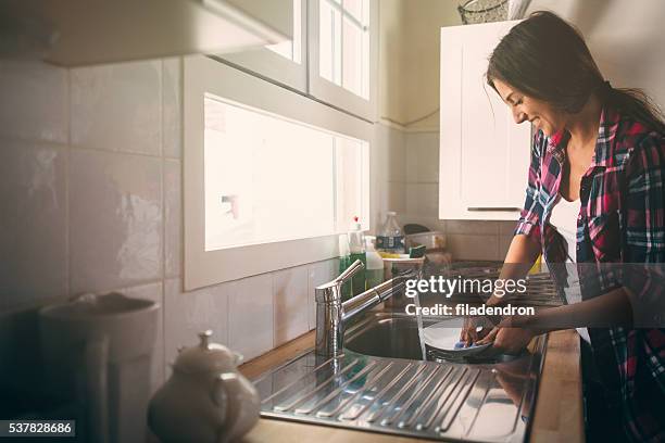 abwaschen - untidy sink stock-fotos und bilder