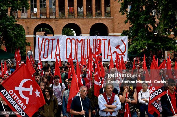 Communist Party supporters gather for the closing of the electoral campaign of the mayoral elections to the municipality of Rome in Garbatella...