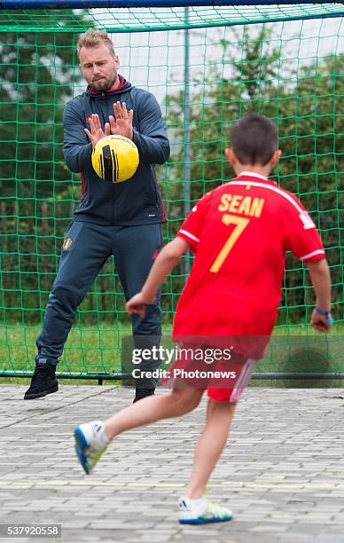 Guillaume Gillet during a visit of the Belgian National Football Team to the communal Basischool on June 03, 2016 in Forrires, Belgium. The school...