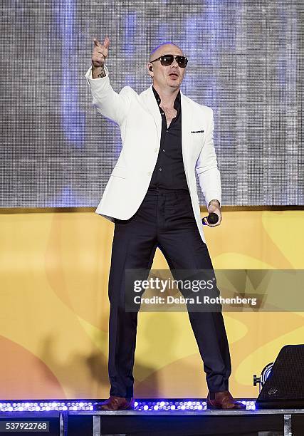 Pitbull Shots Rapper 1,289 Pitbull Rapper Pictures Stock Photos, High-Res Pictures, and ...